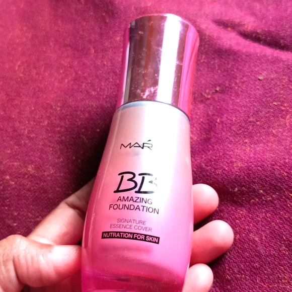 Makeup Revolution Other - BB Foundation Amazing